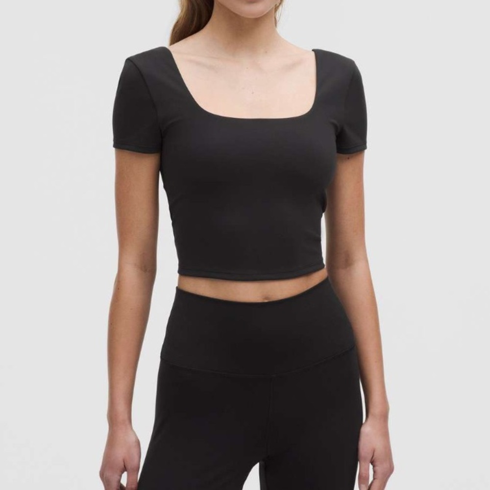 Lululemon Wunder Under SmoothCover Square-Neck T-Shirt
Black